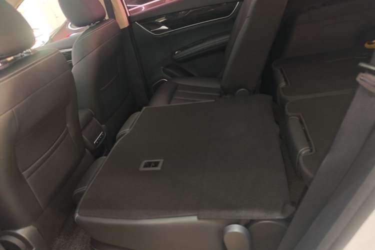 Used BYD Song MAX 2017 1.5T Automatic Smart Connect Elite 7-Seater Left Rear Seat