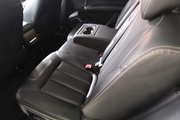 Used BYD Song MAX 2017 1.5T Automatic Smart Connect Elite 7-Seater Left Rear Seat