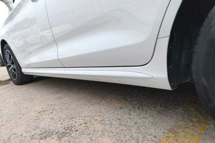 Used BYD Song MAX 2017 1.5T Automatic Smart Connect Prestige 7-Seater Left Side Sill