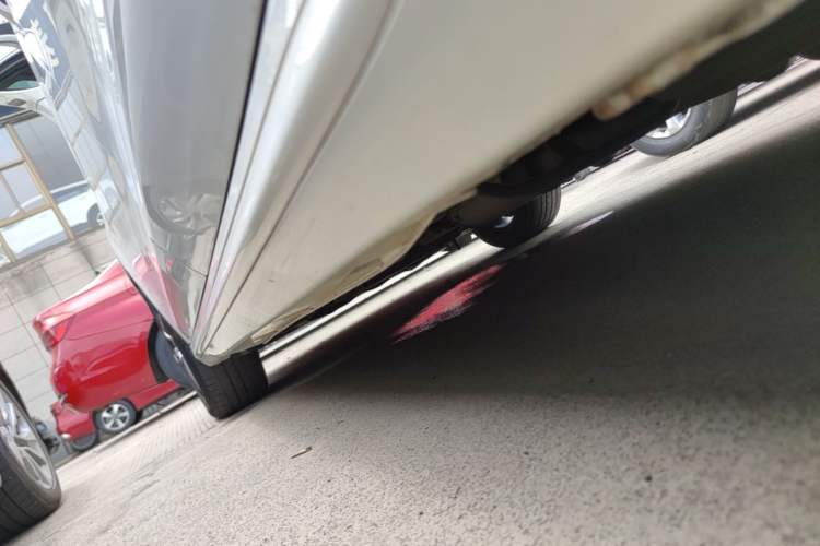 Used BYD Song MAX 2017 1.5T Automatic Smart Connect Elite 7-Seater Left Side Sill