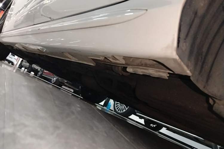 Used BYD Song MAX 2017 1.5T Automatic Smart Connect Luxury 7-Seater Left Side Sill