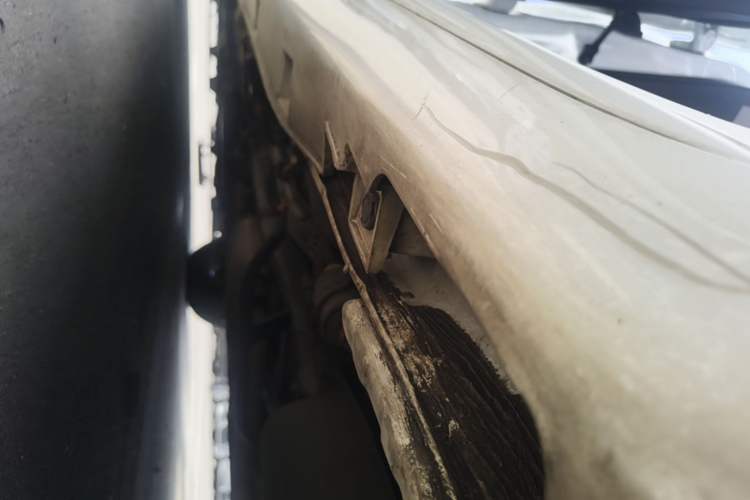 Used BYD Song MAX 2017 1.5T Automatic Smart Connect Prestige 7-Seater Left Side Sill