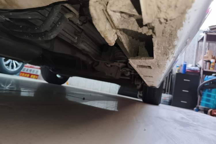 Used BYD Song MAX 2017 1.5T Automatic Smart Connect Elite 7-Seater Left Side Sill