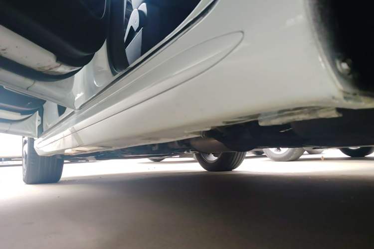 Used BYD Song MAX 2017 1.5T Manual Smart Connect Luxury 7-Seater Left Side Sill