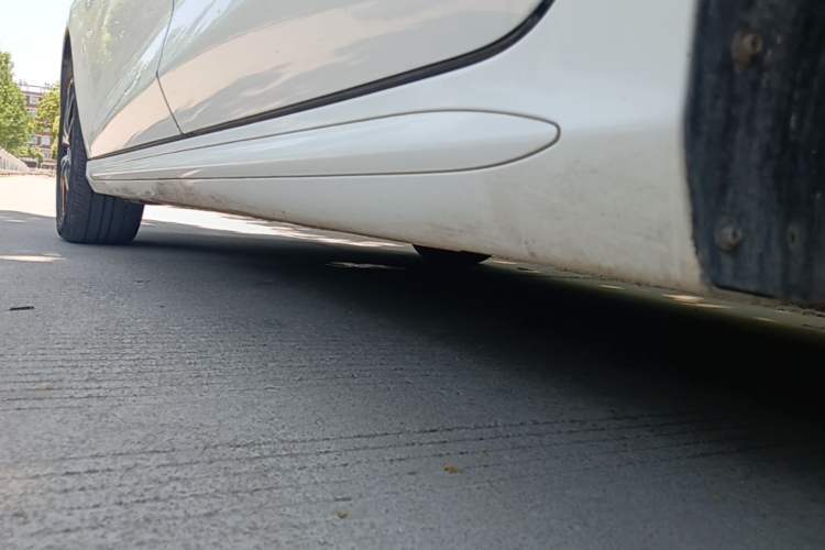 Used BYD Song MAX 2017 1.5T Automatic Smart Connect Elite 7-Seater Left Side Sill