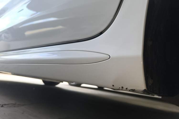 Used BYD Song MAX 2017 1.5T Automatic Smart Connect Elite 7-Seater Left Side Sill