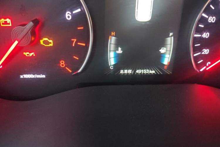 Used BYD Song MAX 2017 1.5T Automatic Smart Connect Luxury 7-Seater Odometer Close Up