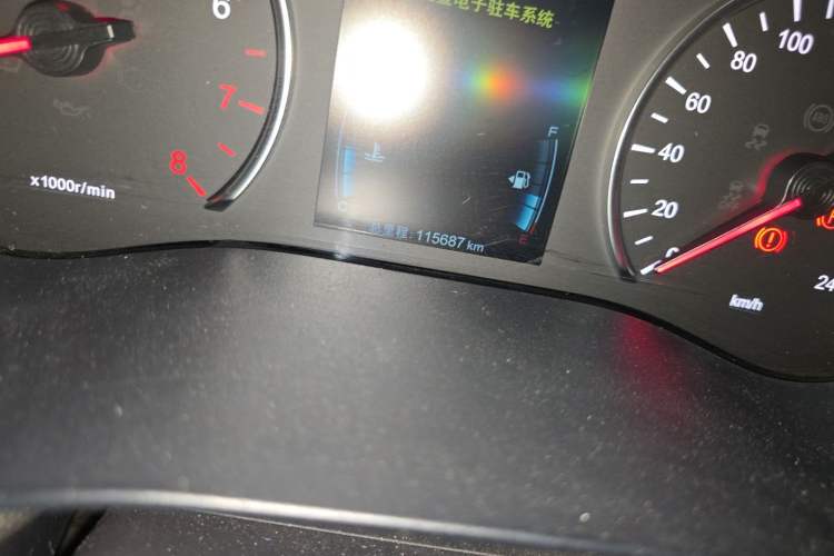Used BYD Song MAX 2017 1.5T Automatic Smart Connect Luxury 7-Seater Odometer Close Up