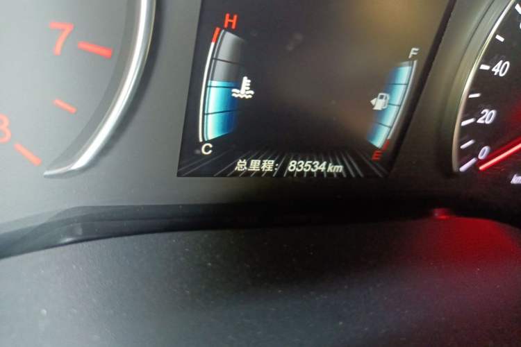 Used BYD Song MAX 2017 1.5T Automatic Smart Connect Luxury 7-Seater Odometer Close Up