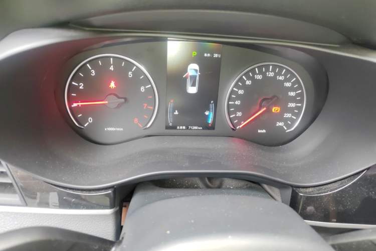 Used BYD Song MAX 2017 1.5T Automatic Smart Connect Prestige 7-Seater Odometer Close Up