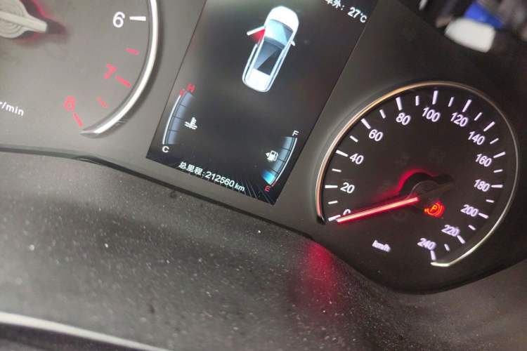 Used BYD Song MAX 2017 1.5T Automatic Smart Connect Elite 7-Seater Odometer Close Up