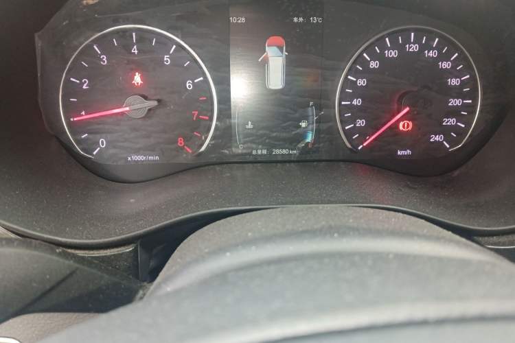 Used BYD Song MAX 2017 1.5T Manual Comfort 7-Seater Odometer Close Up