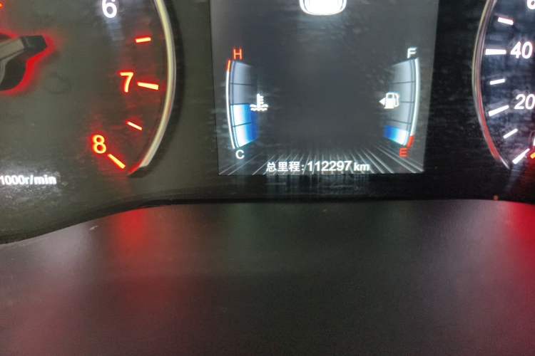 Used BYD Song MAX 2017 1.5T Automatic Smart Connect Luxury 7-Seater Odometer Close Up