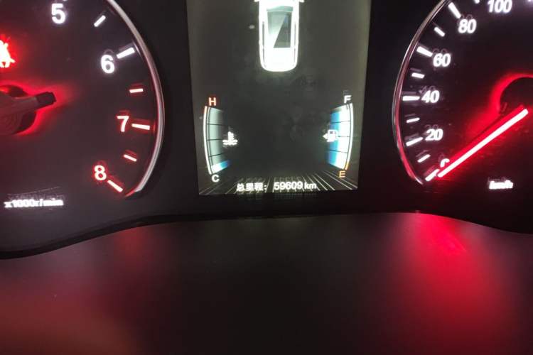 Used BYD Song MAX 2017 1.5T Automatic Smart Connect Elite 7-Seater Odometer Close Up