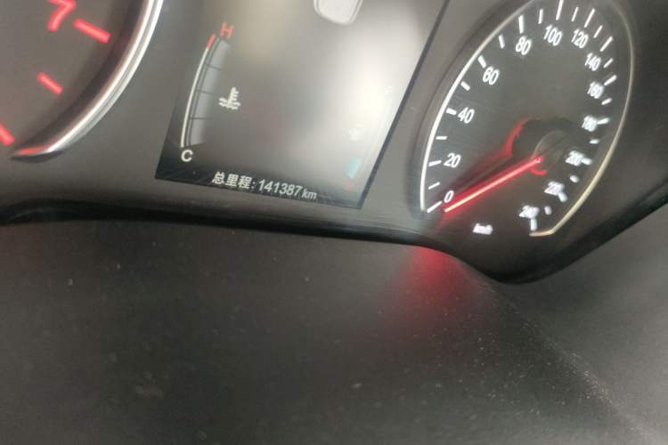 Used BYD Song MAX 2017 1.5T Automatic Smart Connect Elite 7-Seater Odometer Close Up