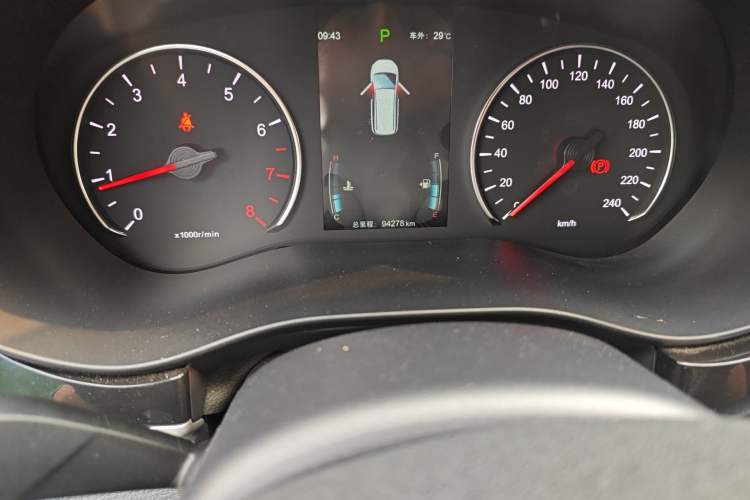 Used BYD Song MAX 2017 1.5T Automatic Smart Connect Luxury 7-Seater Odometer Close Up