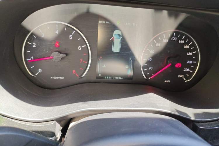 Used BYD Song MAX 2017 1.5T Automatic Smart Connect Luxury 7-Seater Odometer Close Up