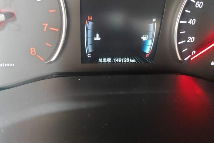 Used BYD Song MAX 2017 1.5T Automatic Smart Connect Elite 7-Seater Odometer Close Up