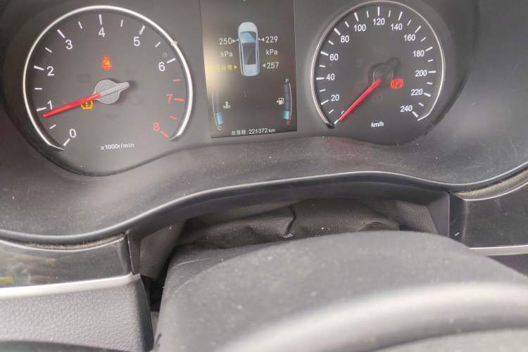 Used BYD Song MAX 2017 1.5T Automatic Smart Connect Prestige 7-Seater Odometer Close Up