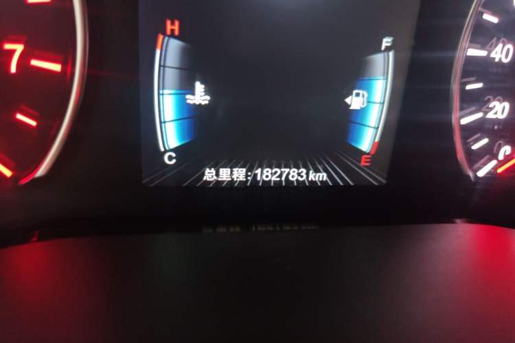 Used BYD Song MAX 2017 1.5T Manual Comfort 7-Seater Odometer Close Up