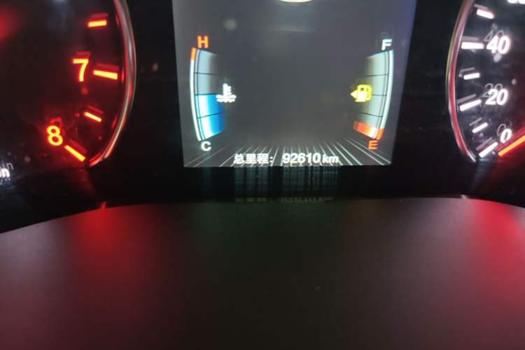 Used BYD Song MAX 2017 1.5T Automatic Smart Connect Luxury 7-Seater Odometer Close Up