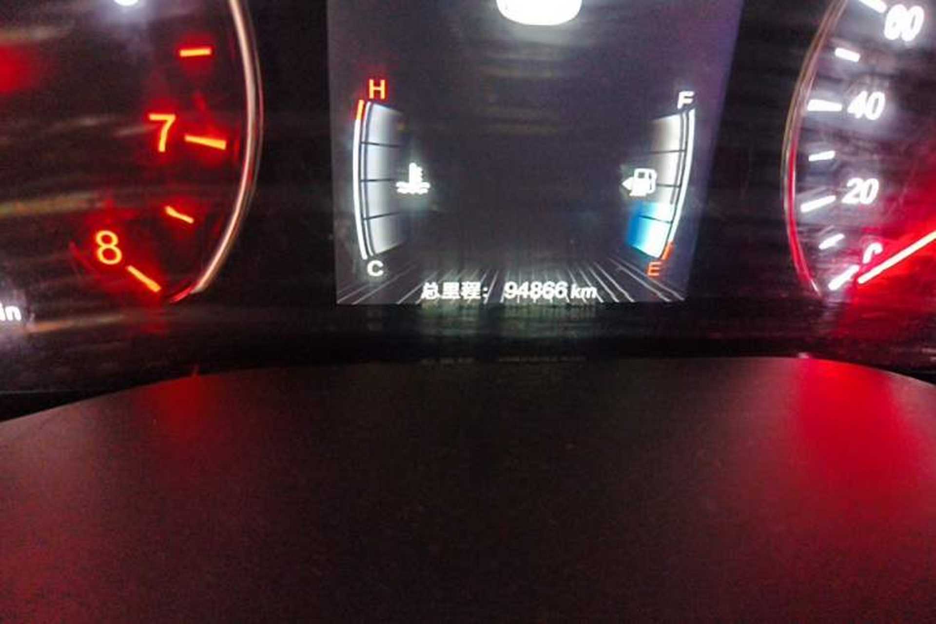 Used BYD Song MAX 2017 1.5T Automatic Smart Connect Luxury 7-Seater Odometer Close Up