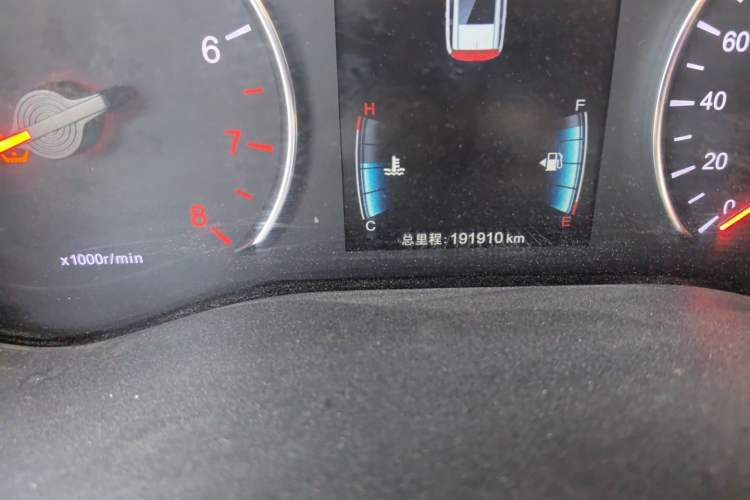 Used BYD Song MAX 2017 1.5T Automatic Smart Connect Elite 7-Seater Odometer Close Up