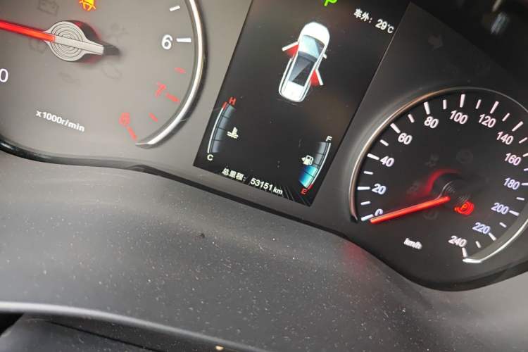Used BYD Song MAX 2017 1.5T Automatic Smart Connect Elite 7-Seater Odometer Close Up