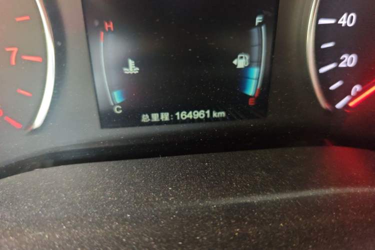 Used BYD Song MAX 2017 1.5T Automatic Smart Connect Elite 7-Seater Odometer Close Up
