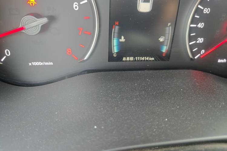 Used BYD Song MAX 2017 1.5T Automatic Smart Connect Prestige 7-Seater Odometer Close Up