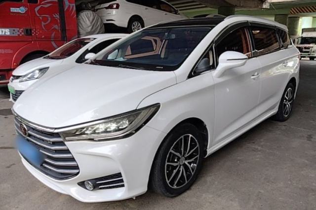 Ojetý BYD Song MAX 2017 1.5T Automatic Smart Connect Elite 7-Seater