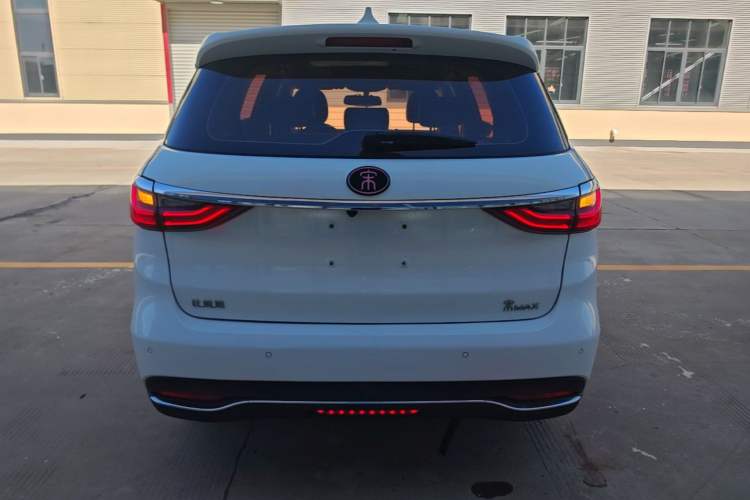 Used BYD Song MAX 2017 1.5T Automatic Smart Connect Elite 7-Seater Rear