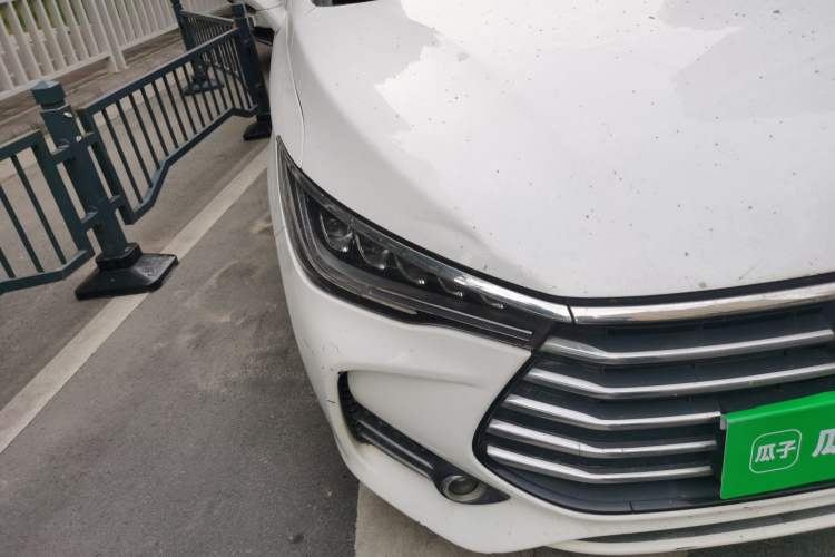 Used BYD Song MAX 2017 1.5T Automatic Smart Connect Elite 7-Seater Right Front Headlight