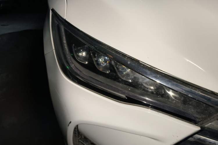 Used BYD Song MAX 2017 1.5T Automatic Smart Connect Elite 7-Seater Right Front Headlight