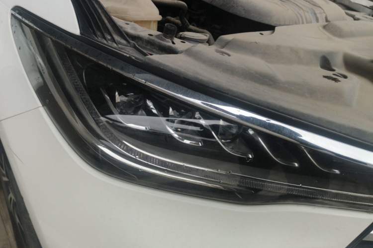 Used BYD Song MAX 2017 1.5T Automatic Smart Connect Prestige 7-Seater Right Front Headlight