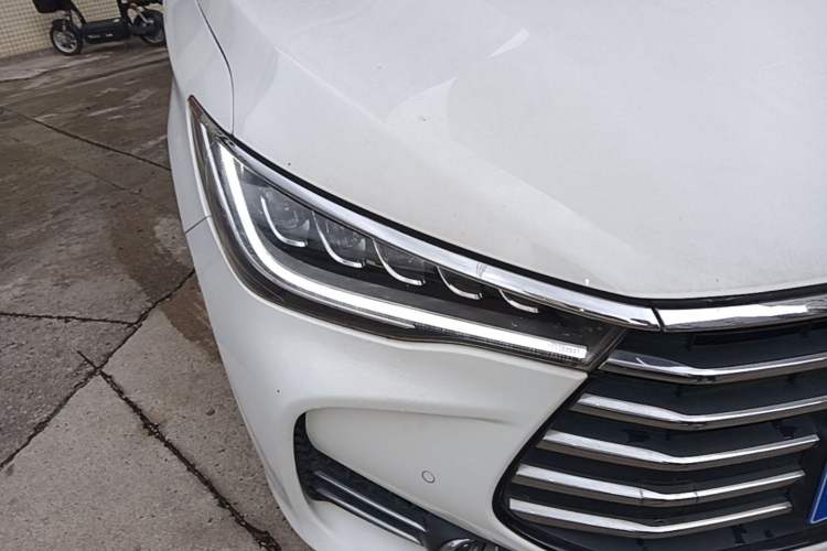 Used BYD Song MAX 2017 1.5T Automatic Smart Connect Prestige 7-Seater Right Front Headlight