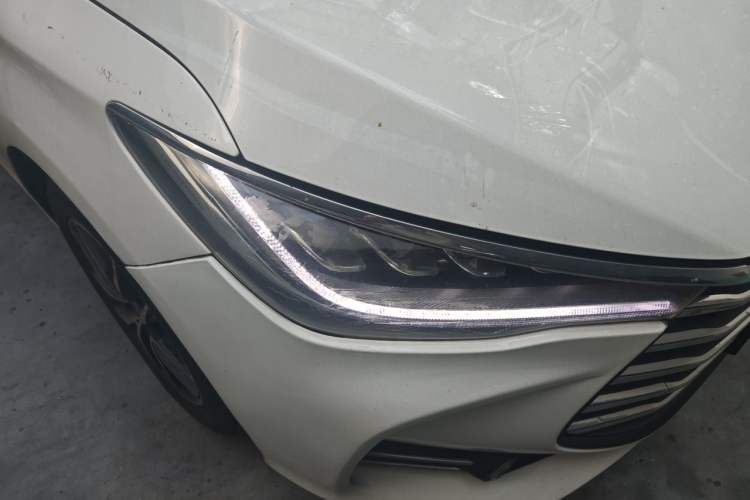 Used BYD Song MAX 2017 1.5T Automatic Smart Connect Elite 7-Seater Right Front Headlight
