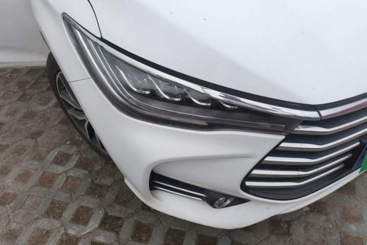 Used BYD Song MAX 2017 1.5T Automatic Smart Connect Elite 7-Seater Right Front Headlight