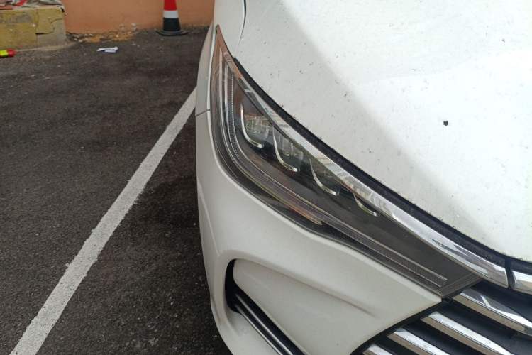 Used BYD Song MAX 2017 1.5T Automatic Smart Connect Elite 7-Seater Right Front Headlight