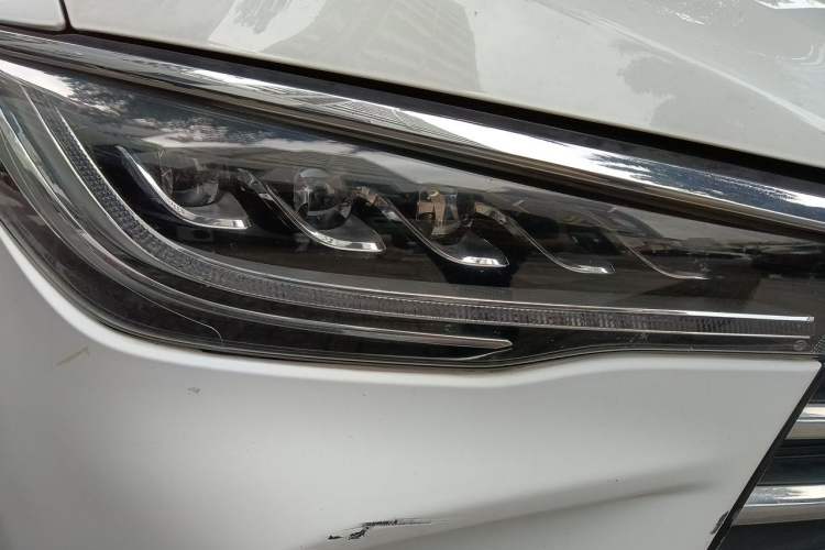 Used BYD Song MAX 2017 1.5T Automatic Smart Connect Elite 7-Seater Right Front Headlight