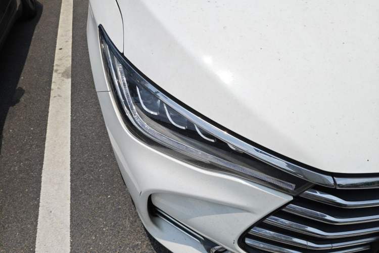 Used BYD Song MAX 2017 1.5T Automatic Smart Connect Elite 7-Seater Right Front Headlight