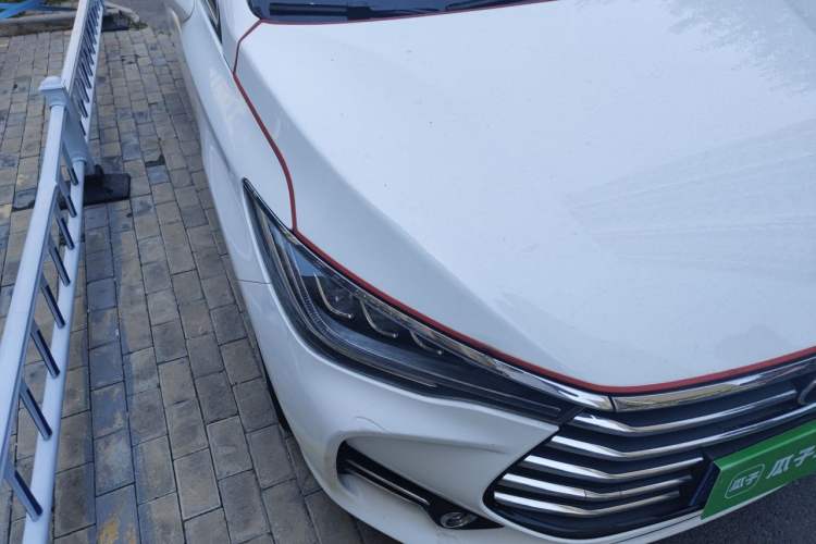 Used BYD Song MAX 2017 1.5T Manual Smart Connect Luxury 7-Seater Right Front Headlight