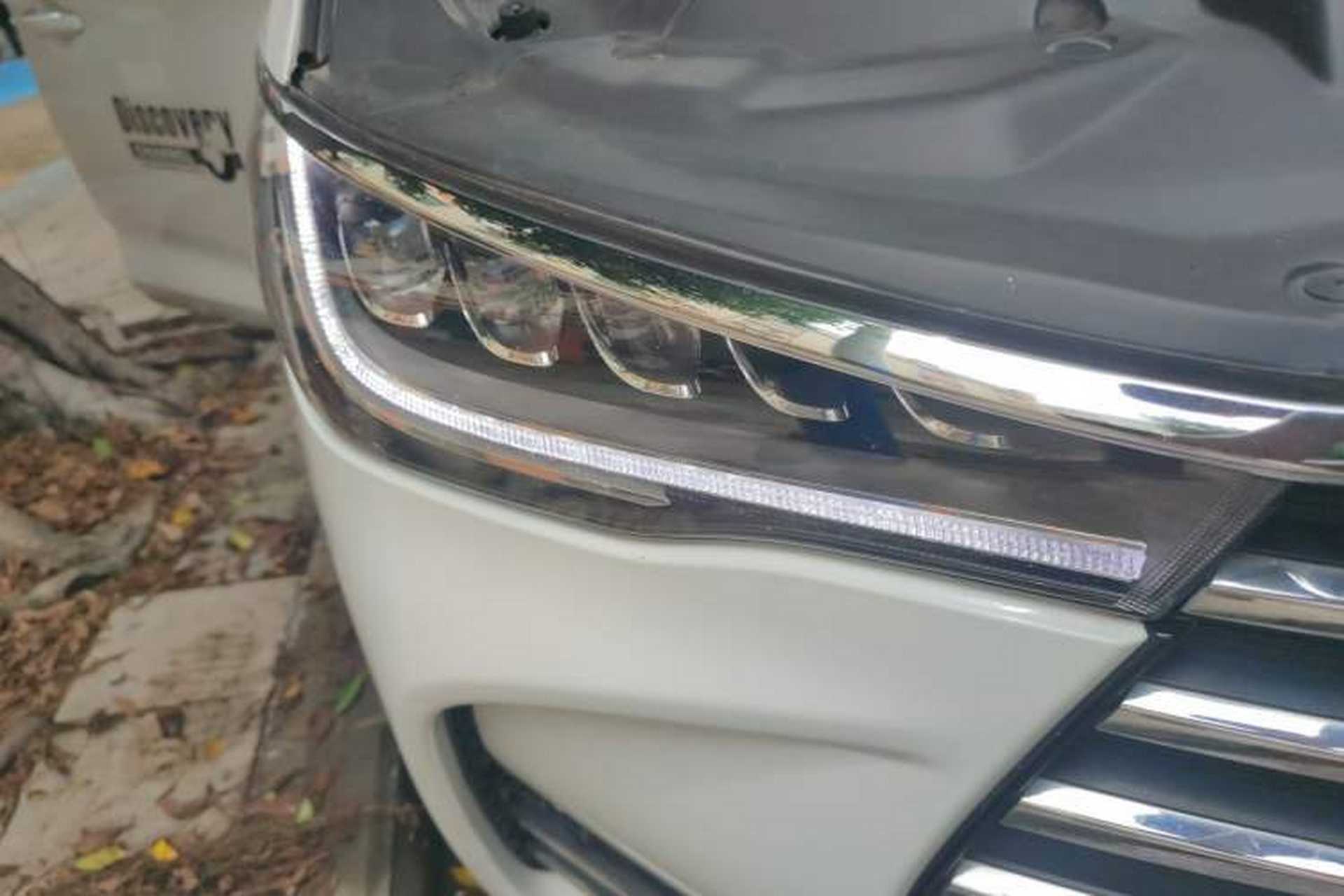 Used BYD Song MAX 2017 1.5T Automatic Smart Connect Elite 7-Seater Right Front Headlight
