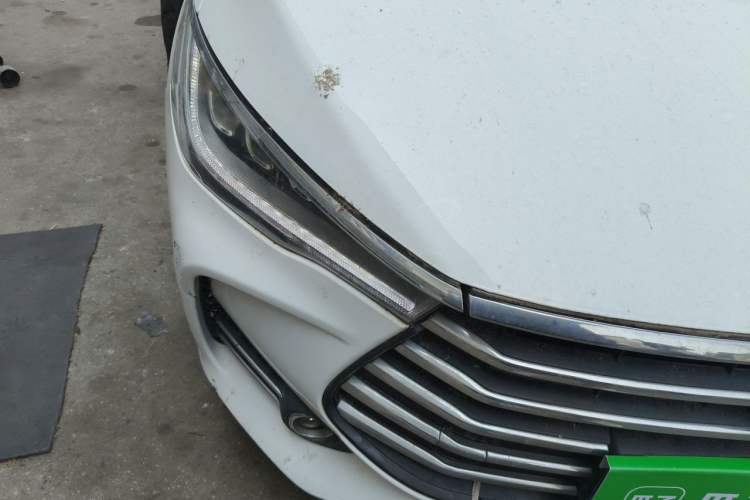 Used BYD Song MAX 2017 1.5T Automatic Smart Connect Elite 7-Seater Right Front Headlight