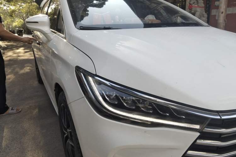 Used BYD Song MAX 2017 1.5T Automatic Smart Connect Luxury 7-Seater Right Front Headlight
