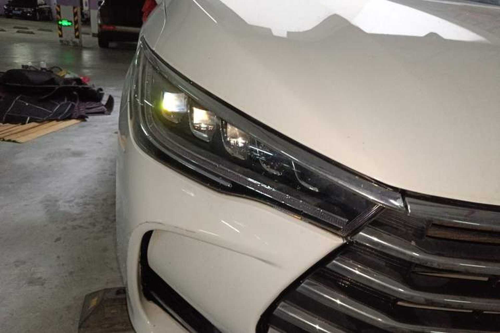 Used BYD Song MAX 2017 1.5T Automatic Smart Connect Elite 7-Seater Right Front Headlight