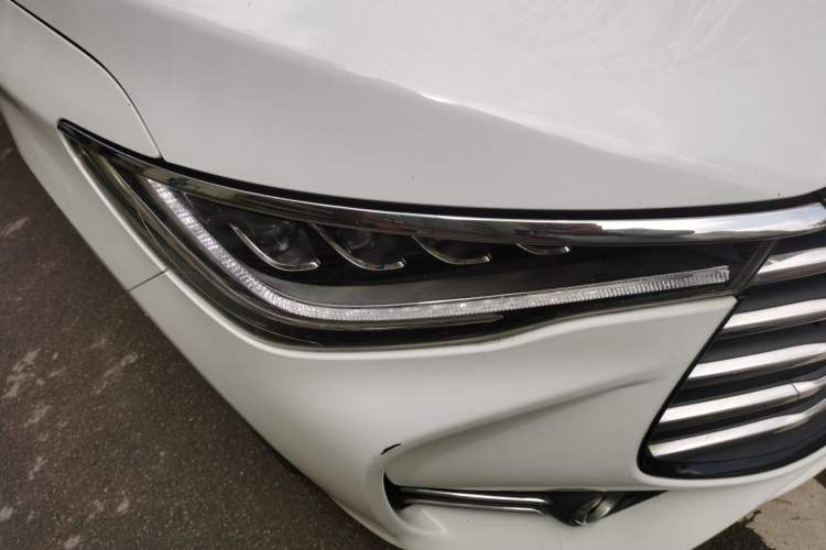Used BYD Song MAX 2017 1.5T Automatic Smart Connect Luxury 7-Seater Right Front Headlight
