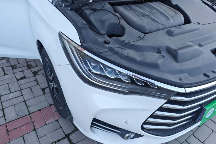 Used BYD Song MAX 2017 1.5T Automatic Smart Connect Prestige 7-Seater Right Front Headlight