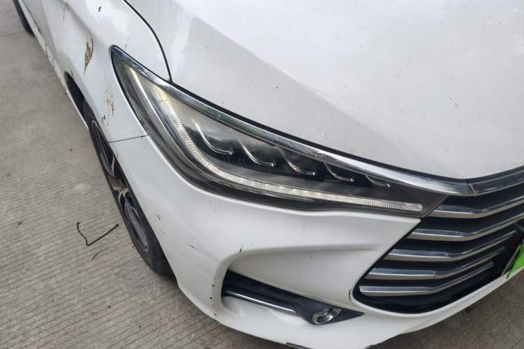 Used BYD Song MAX 2017 1.5T Automatic Smart Connect Elite 7-Seater Right Front Headlight