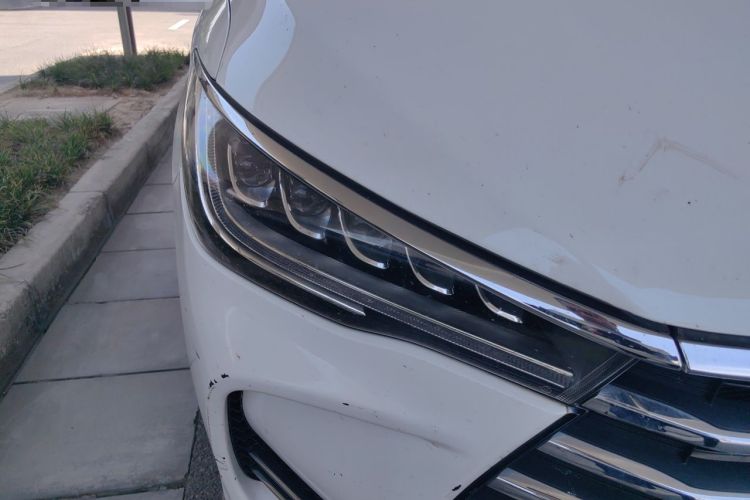 Used BYD Song MAX 2017 1.5T Automatic Smart Connect Elite 7-Seater Right Front Headlight